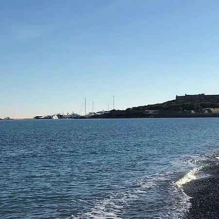 Vendégház Etage Prive Dans Maison Chaleureuse Avec Piscine Antibes