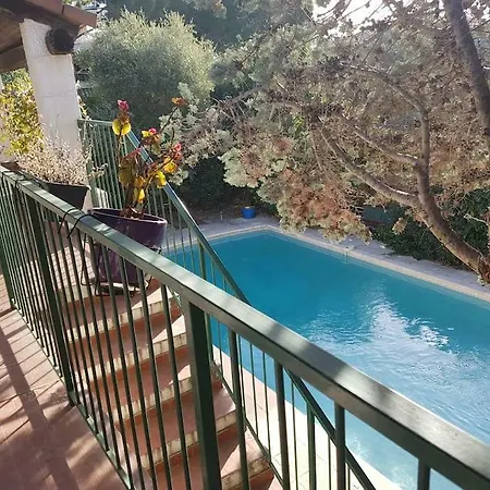 Etage Prive Dans Maison Chaleureuse Avec Piscine Αντίμπ